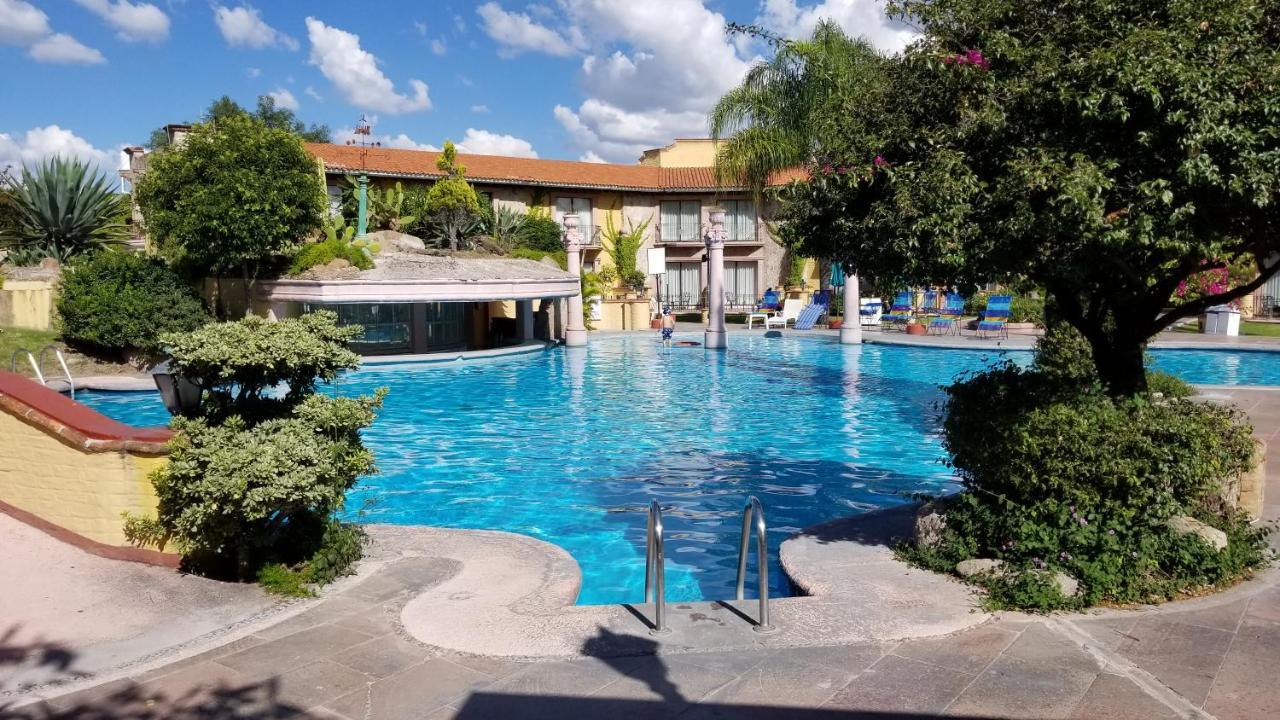 Gran Hotel Hacienda De La Noria Агуаскалиентес Екстериор снимка The swimming pool at the hotel